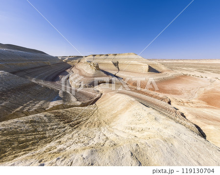 カザフスタン・ウスチュルト台地　キジルクップの景観　/　Kyzylkup, Kazakhstan 119130704