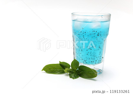 水色のバジルシードドリンク 119133261