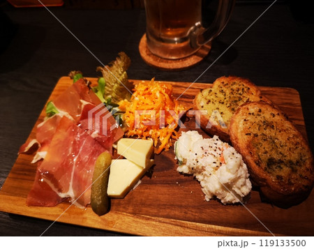 バーの前菜盛り合わせ 119133500