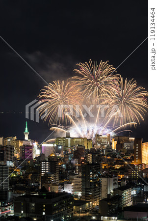 別府クリスマス花火（大分県別府市） 119134464
