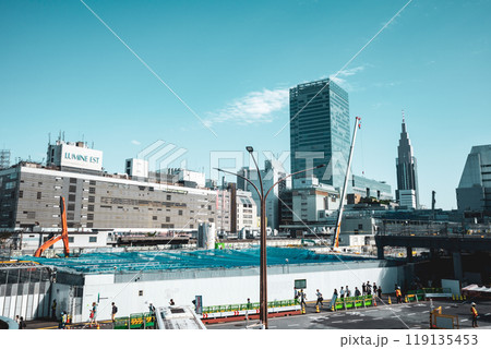 東京都市風景 新宿駅西口の再開発工事 2024.09　a-5 フィルム調 119135453