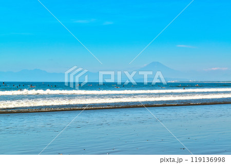 片瀬江の島 鵠沼海岸から観る富士山の風景 片瀬江の島 鵠沼海岸から観る富士山の風景 119136998