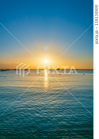 Sunrise over the sea. Panoramic seascape. 119138900