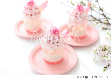 春のお花見スイーツさくらのヴェリーヌ　さくらのグラスデザート　 119138904