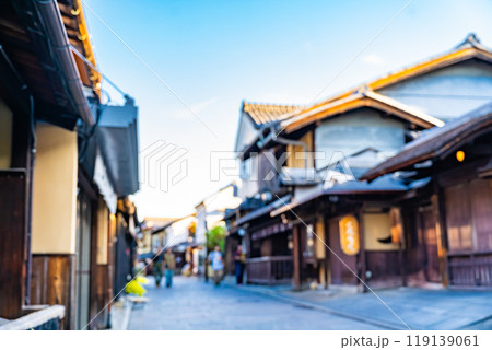京都の街並みの合成用背景　ピンボケ画像 119139061