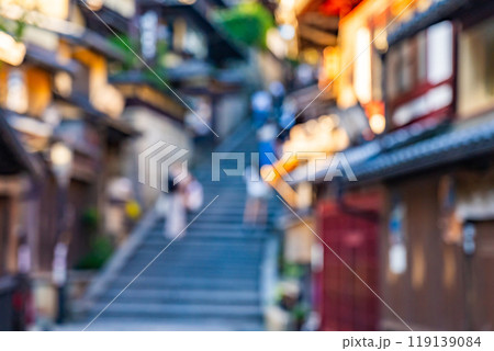 日本家屋のぼかし背景　京都の街並みの合成用背景　ピンボケ画像 119139084