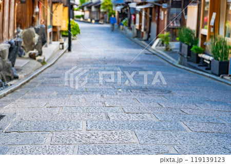 日本家屋の街並み　京都の街並み　二寧坂 119139123
