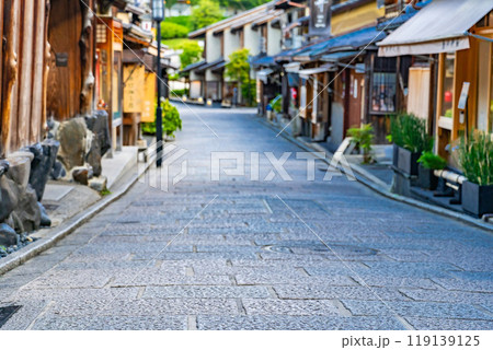 日本家屋の街並み 京都の街並み 二寧坂 日本家屋の街並み 京都の街並み 二寧坂 119139125