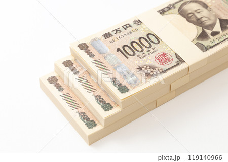 白背景に一万円の札束 119140966