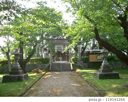 山形県鶴岡市の鶴岡護国神社境内 119141268