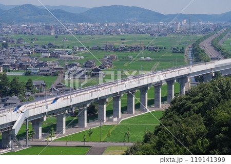 岩内山から望む北陸新幹線（北側　鯖江市方向）　福井県越前市 119141399