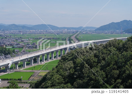 岩内山から望む北陸新幹線（北側　鯖江市方向）　福井県越前市 119141405