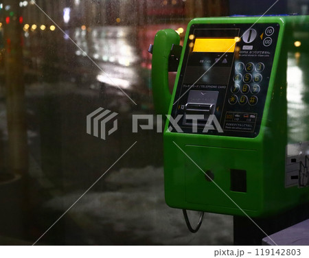 夜の電話ボックス 119142803