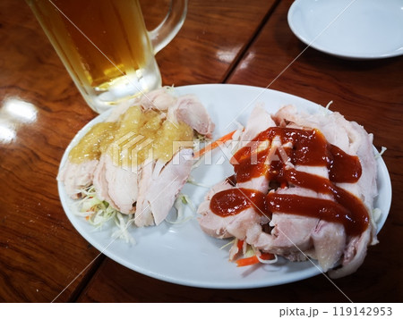 棒々鶏と鶏肉辛味添えでビールで晩酌 119142953