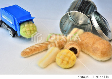 食品廃棄、ゴミ箱、ゴミ収集車、フードロスイメージ 119144110