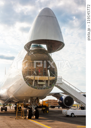 Unloading widebody cargo transport aircraft 119145772
