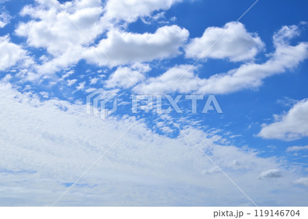青空と白い雲、秋の雲 青空と白い雲、秋の雲 119146704