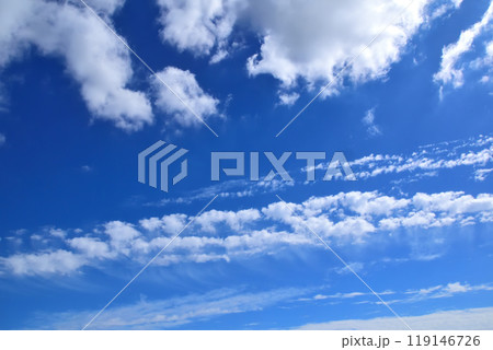 青空と白い雲、秋の雲 119146726