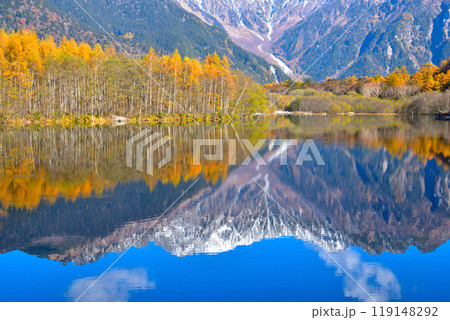 秋　上高地　大正池　逆さ穂高 119148292