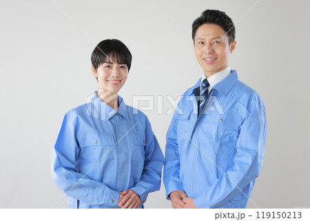 作業服を着た作業スタッフ男女_2 作業服を着た作業スタッフ男女_2 119150213