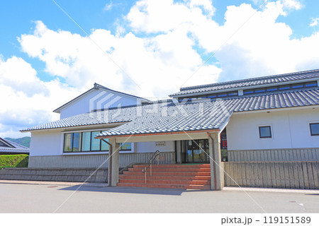 福井県坂井市、坂井市立丸岡図書館の風景 福井県坂井市、坂井市立丸岡図書館の風景 119151589