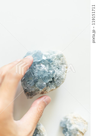 Close up quartz crystal healing 119151711