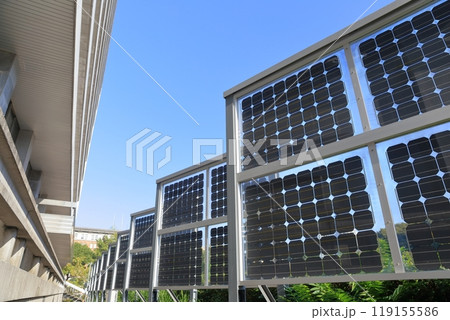 太陽光発電のパネル 119155586