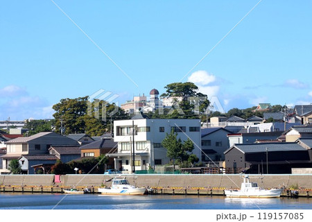 汐見公園から眺めた坂井市龍翔記念館 119157085