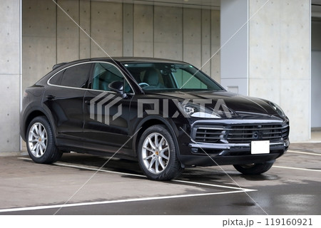 駐車場のスポーツカー 駐車場のスポーツカー 119160921