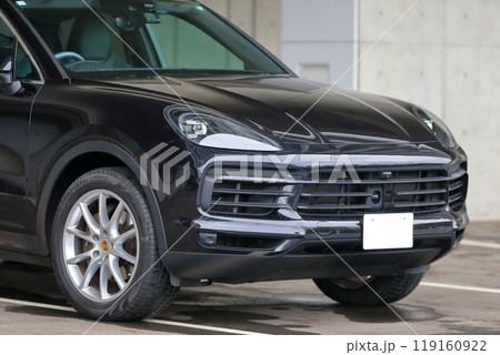 駐車場のスポーツカー 119160922