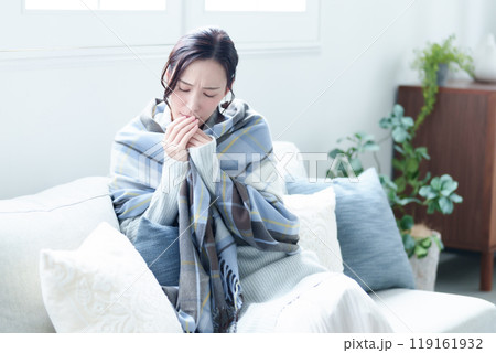 末端冷え性の女性 119161932