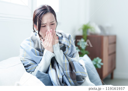 末端冷え性の女性 119161937