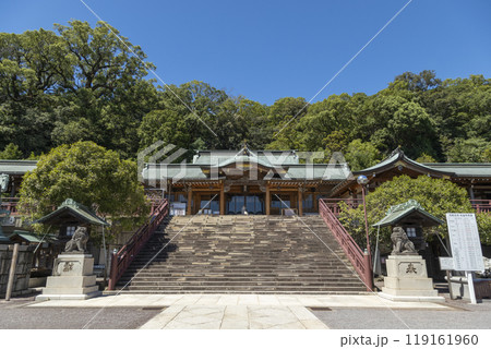 鎮西大社 諏訪神社の拝殿【長崎県長崎市上西山町】 鎮西大社 諏訪神社の拝殿【長崎県長崎市上西山町】 119161960