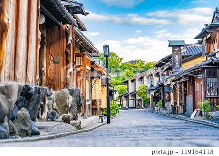 日本家屋の街並み　京都の街並み　二寧坂 119164118