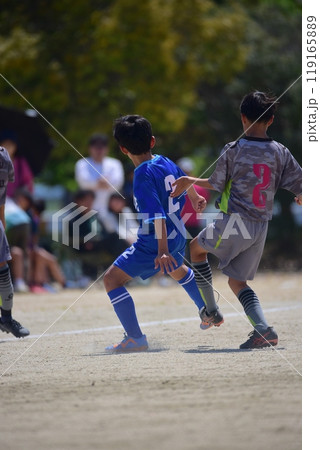 サッカー試合、小学生 119165889