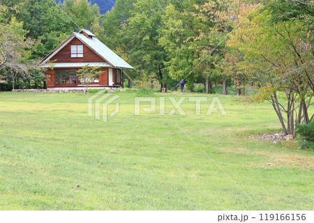 初秋の安曇野ちひろ公園 119166156