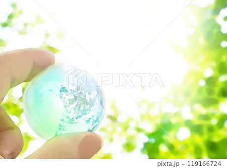 エコイメージーキラキラした新緑と地球儀 119166724