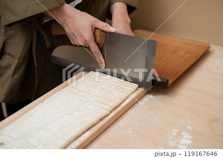 手打ちうどん 麺切り 手打ちうどん 麺切り 119167646