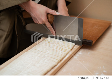 手打ちうどん 麺切り 手打ちうどん 麺切り 119167648