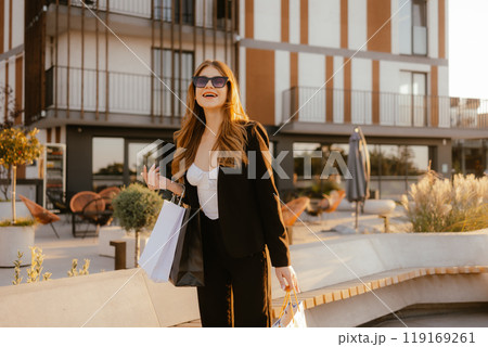 Urban Shopping Spree Urban Shopping Spree 119169261