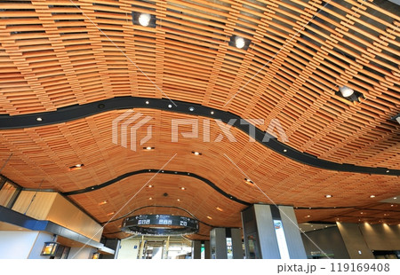 【愛媛県】リニューアルした新・JR松山駅の内装 【愛媛県】リニューアルした新・JR松山駅の内装 119169408