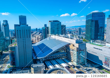 JR大阪駅と超高層ビル 119169885