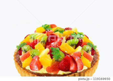 フレッシュな果物たっぷりのフルーツタルト 119169930