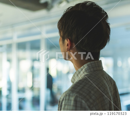 若い男性 119170323