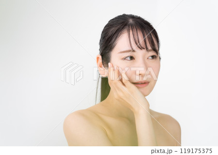 ビューティー　女性　美肌 119175375