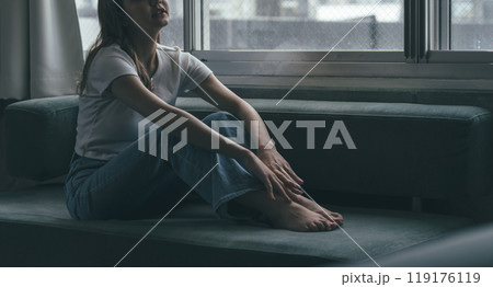 女性ポートレート 119176119