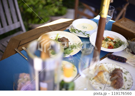 バウコニーで昼食を バウコニーで昼食を 119176560