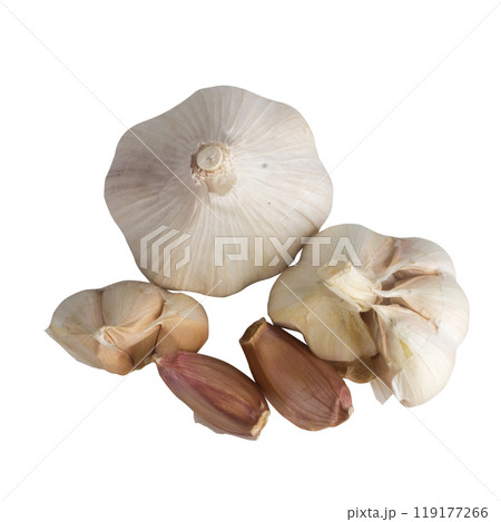 garlic slice isolated on white background garlic slice isolated on white background 119177266