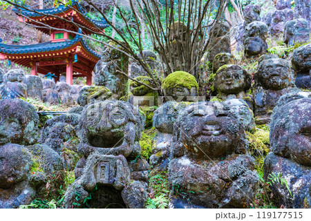 京都市右京区 愛宕念仏寺の表情豊かな羅漢さん 京都市右京区 愛宕念仏寺の表情豊かな羅漢さん 119177515