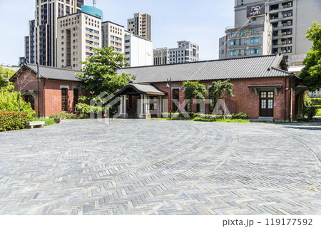 Nishi Hongganji Temple was built in Taiwan during Japanese rule and is located in Wanhua District, Taipei City, Taiwan. 119177592